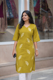 Cotton Straight Kurti With Thread Work