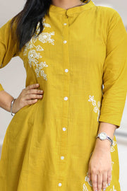 Floral Thread Collar-Neck Straight Kurta For Women