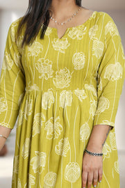 Feeding Top with Floral Print & Collar Neck