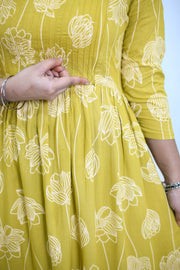 Feeding Top with Floral Print & Collar Neck