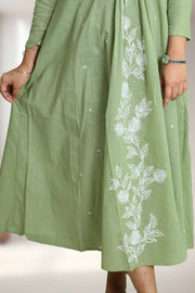 Women Floral Thread Work Detail Pure Cotton Kurta