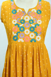 Rayon Kurti – Floral Embroidery Thread Work