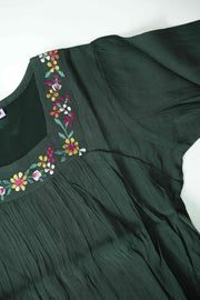 La Fille Short Top – Floral Thread Work