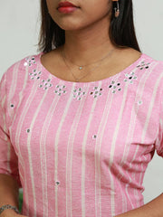 "Elegant Cotton Kurti with 3/4th Sleeves & Round Neck - ₹283"