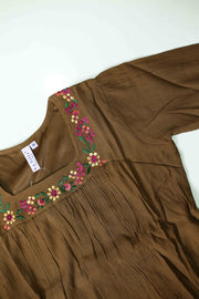 La Fille Short Top – Floral Thread Work
