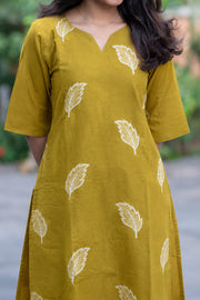 Cotton Straight Kurti With Thread Work